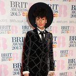 Janelle Monáe en la alfombra roja de los Brit Awards 2015