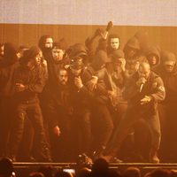 Kanye West durante su actuación en los Brit Awards 2015
