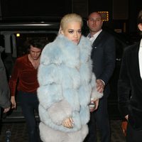 Rita Ora llegando a la fiesta ofrecida por Madonna tras la entrega de los Brit Awards 2015