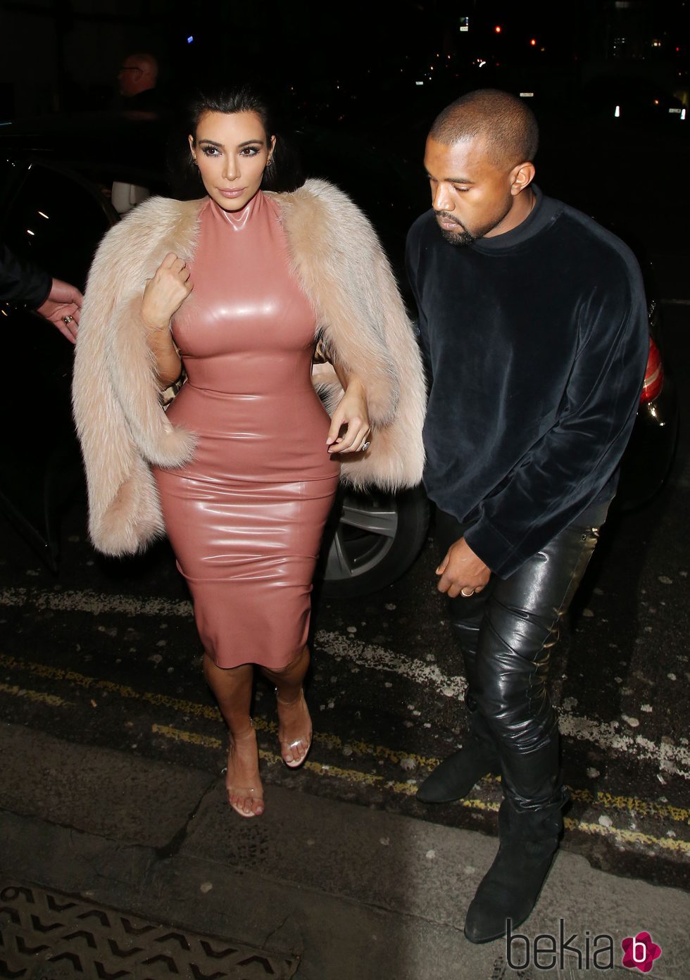 Kim Kardashian y Kanye West en la fiesta ofrecida por Madonna tras la entrega de los Brit Awards 2015
