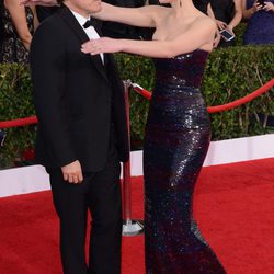 Jennifer Lawrence abraza a David O. Russell durante los Annual Screen Actors Guild Awards 2014