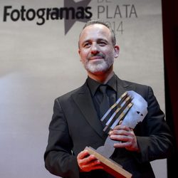 Javier Gutiérrez con su galardón en la entrega de los Fotogramas de Plata 2014