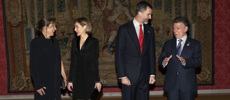 Los Reyes Felipe y Letizia con el presidente de Colombia y su esposa en una cena en El Pardo