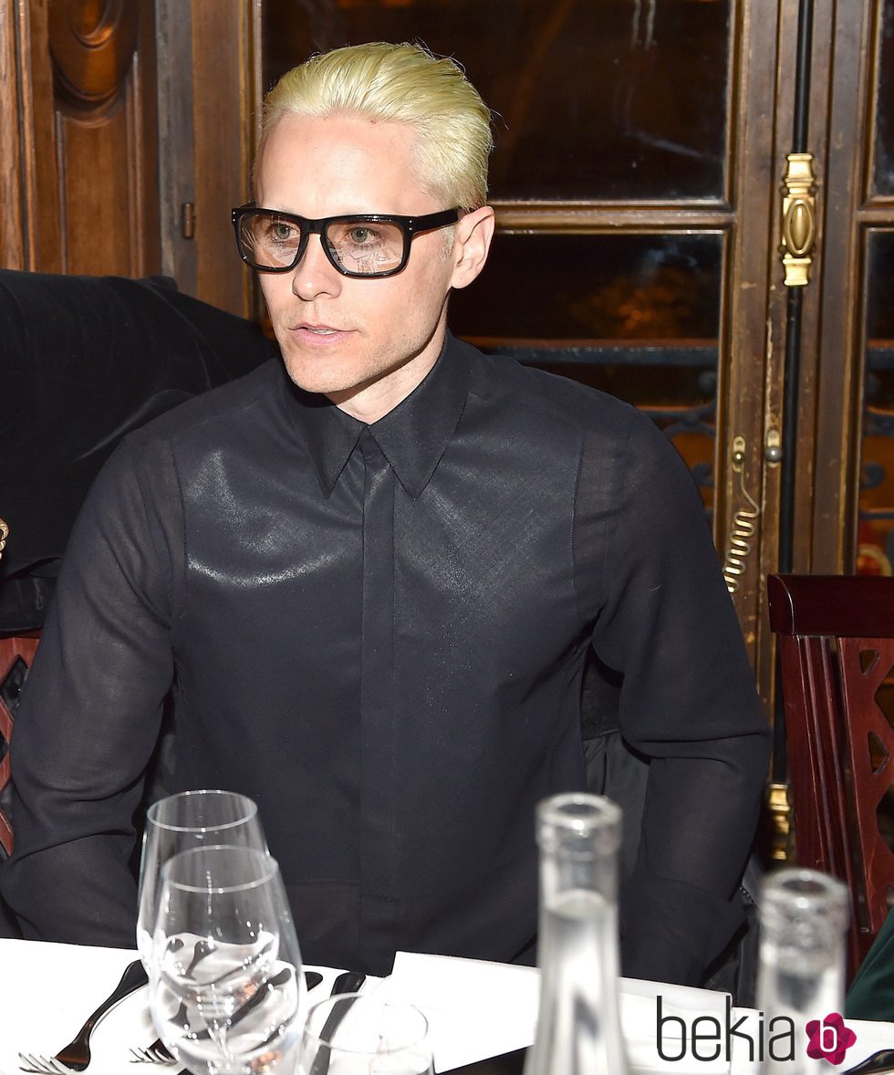 Jared Leto en una cena de la Paris Fashion Week