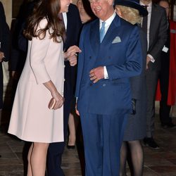 Kate Middleton y el Príncipe Carlos ríen divertidos en el Día de la Commonwealth 2015