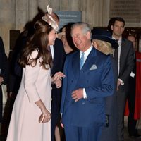 Kate Middleton y el Príncipe Carlos ríen divertidos en el Día de la Commonwealth 2015