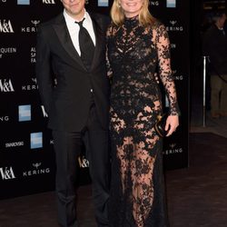 Kate Moss y Jamie Hince en la inauguración de la exposición de Alexander McQueen en Londres