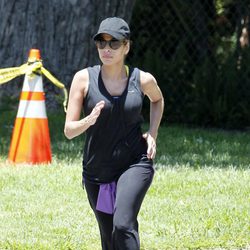 Eva Mendes practicando ejercicio en Los Angeles