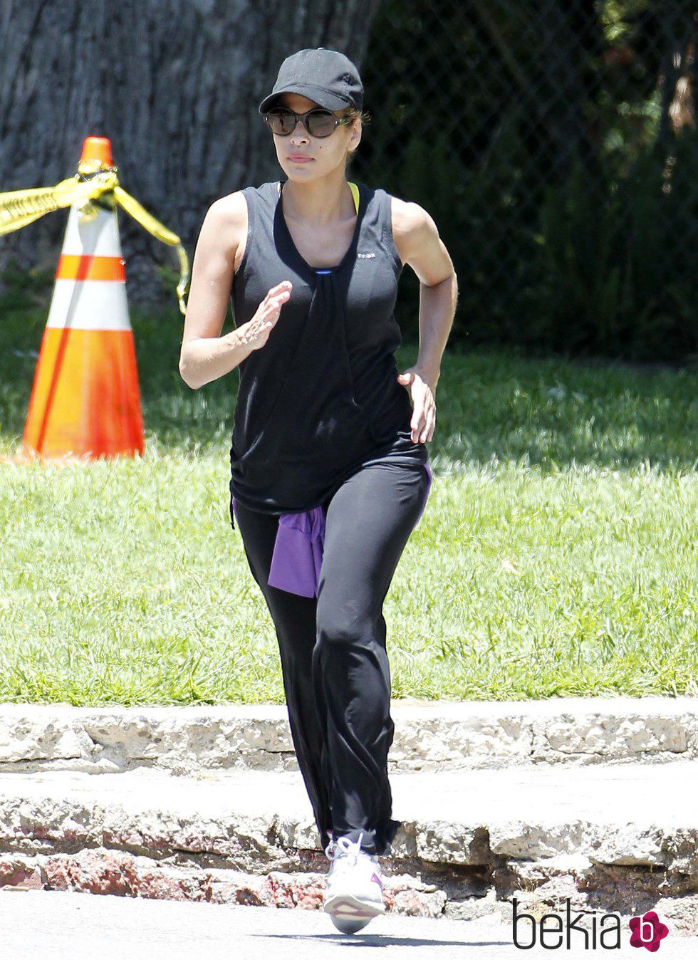 Eva Mendes practicando ejercicio en Los Angeles