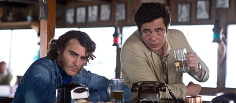 Joaquin Phoenix y Benicio del Toro en 'Puro Vicio'