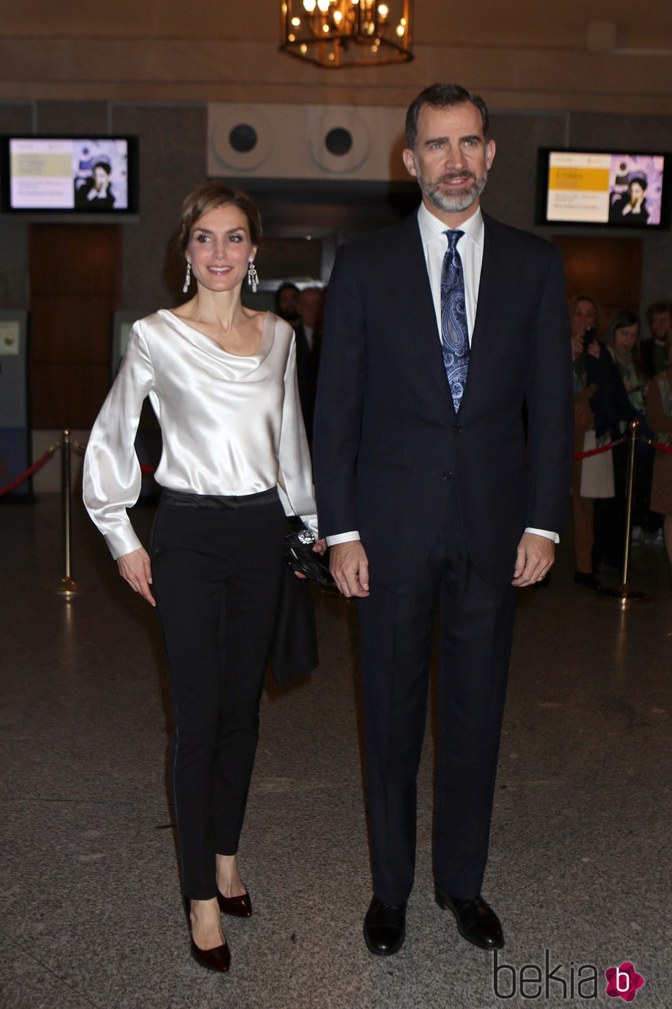 Los Reyes Felipe y Letizia en la ópera 'El Público' en el Teatro Real