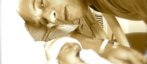 Vin Diesel con su tercer hijo recién nacido