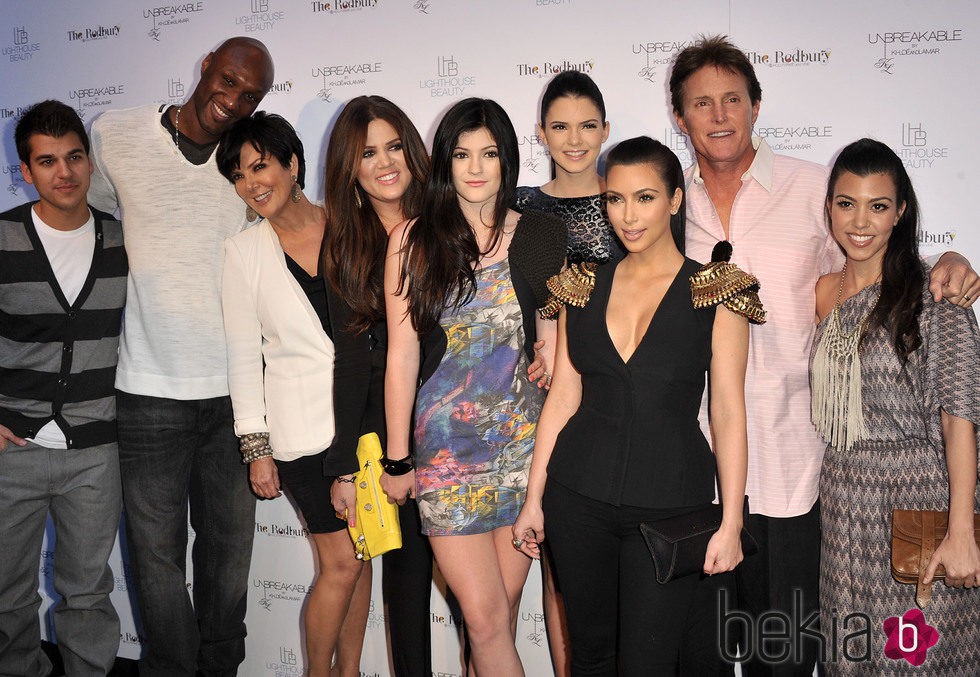 La familia Kardashian en el almuerzo 'Unbreakable' de 2011