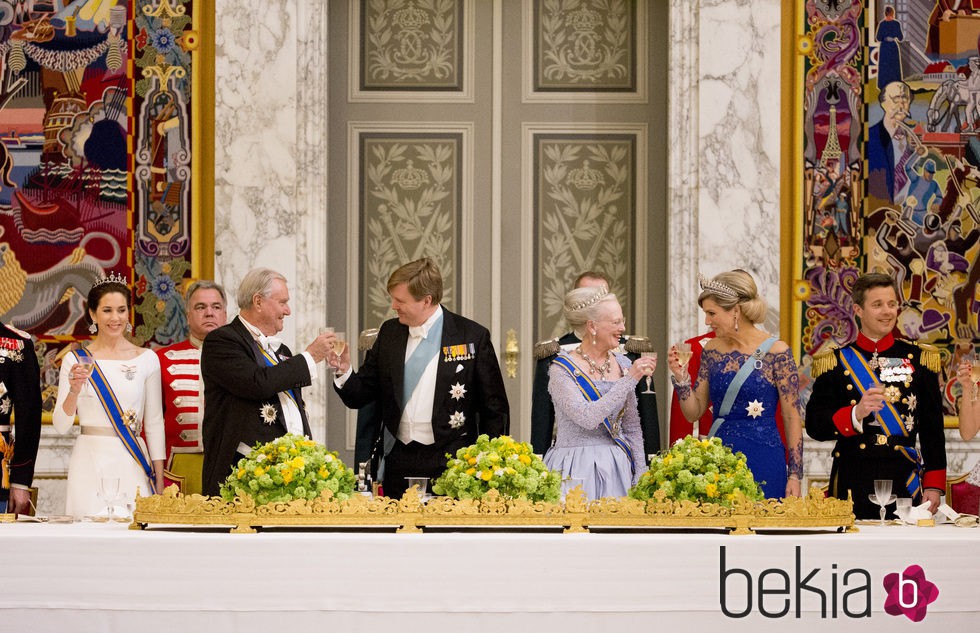 Los Reyes de Holanda en una cena de gala con la Familia Real Danesa en Copenhague