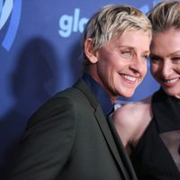 Ellen DeGeneres y Portia de Rossi en los GLAAD Media Awards 2015