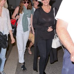 Dakota Johnson, Melania Griffith y Kris Jenner vuelven de sus vacaciones en Cancún