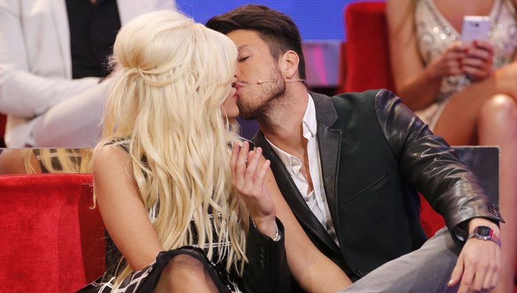 Ylenia y Fede besándose en la gala final de 'Gran Hermano VIP'