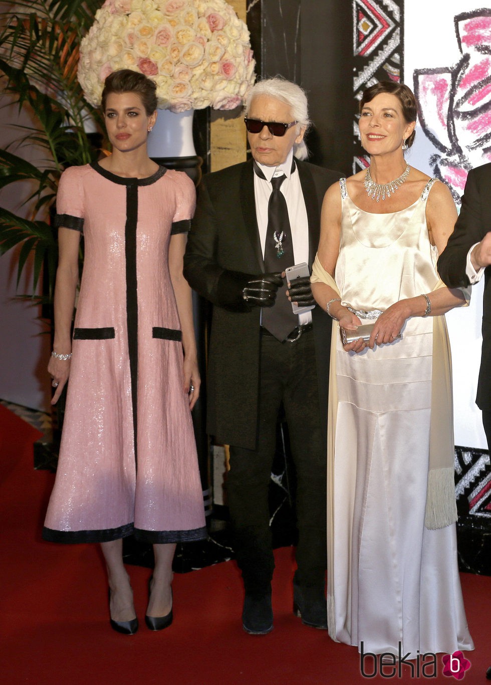 Carlota Casiraghi, Karl Lagerfeld y Carolina de Mónaco en el Baile de la Rosa 2015