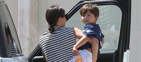 Miranda Kerr llevando a su hijo Flynn a la casa de su padre, Orlando Bloom, en Miami
