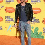 Cody Simpson llegando a los Nickelodeon Kids Choice Awards 2015