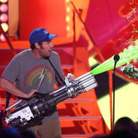 Adam Sandler y Josh Gad en los Nickelodeon Kids Choice Awards 2015