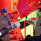 Adam Sandler y Josh Gad en los Nickelodeon Kids Choice Awards 2015