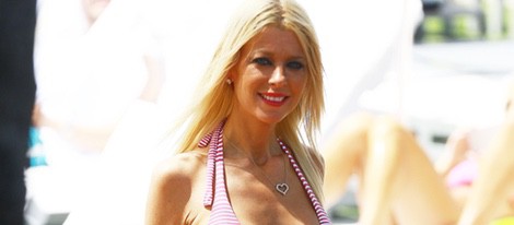 Tara Reid posa en bikini en las playas de Miami