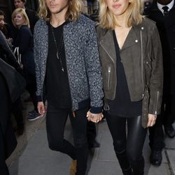 Dougie Poynter y Ellie Goulding pasean su amor por las calles de Londres