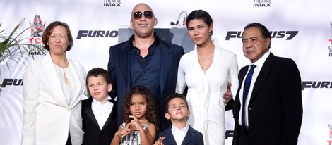 Vin Diesel deja sus huellas en el Teatro Chino de Los Angeles arropado por su familia