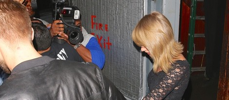 Taylor Swift y Calvin Harris salen de un concierto cogidos de la mano