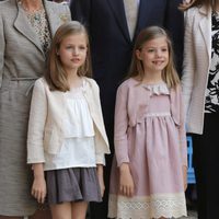 La Princesa Leonor y la Infanta Sofía en la Misa de Pascua de Mallorca