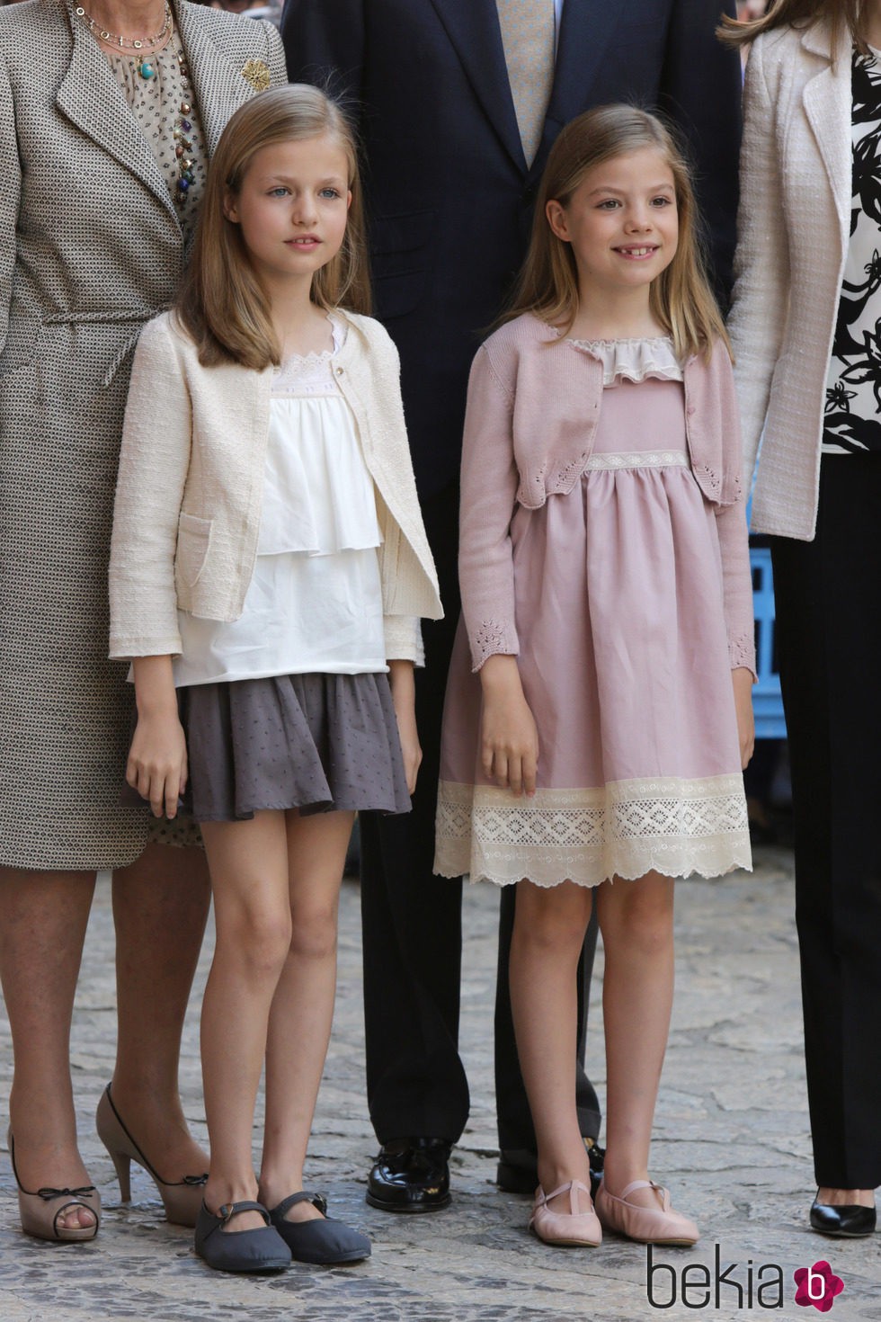 La Princesa Leonor y la Infanta Sofía en la Misa de Pascua de Mallorca