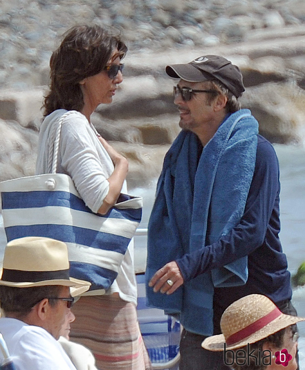 Juan Ribó y Pastora Vega pasando la Semana Santa 2015 en las playas de Marbella