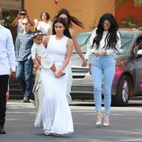 Kim Kardashian con North West en la Misa de Pascua 2015