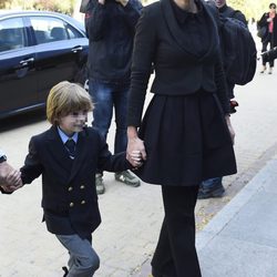 Kalina de Bulgaria y su hijo Simeón en el funeral de Kardam de Bulgaria