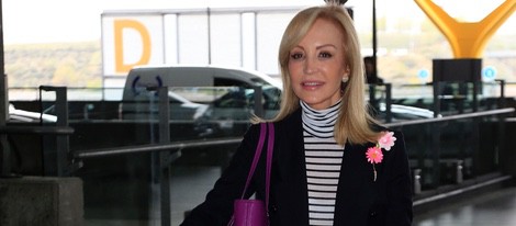 Carmen Lomana en el aeropuerto de Madrid para irse a 'Supervivientes 2015'