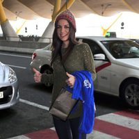 Suhaila en el aeropuerto de Madrid para irse a 'Supervivientes 2015'