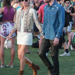Kate Bosworth y Michael Polish en el Festival de Coachella 2015