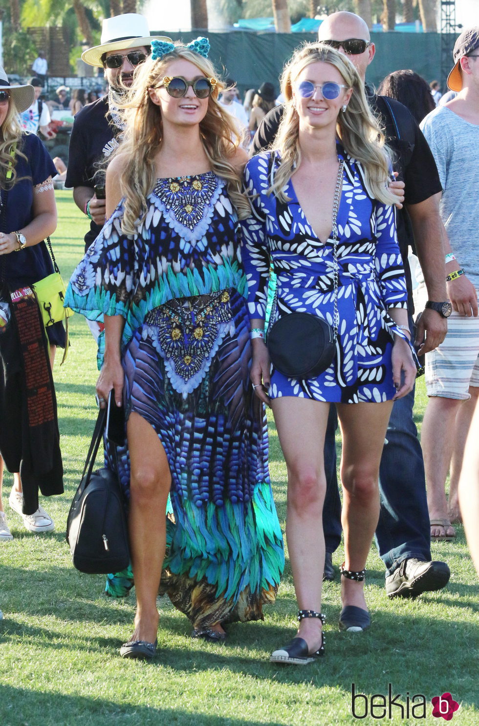 Paris y Nicky Hilton en el Festival de Coachella 2015