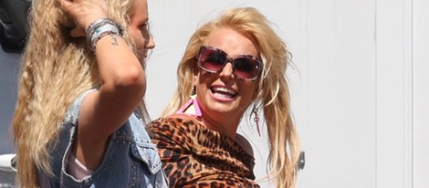 Britney Spears enseña el sujetador en la grabación de 'Pretty Girls'