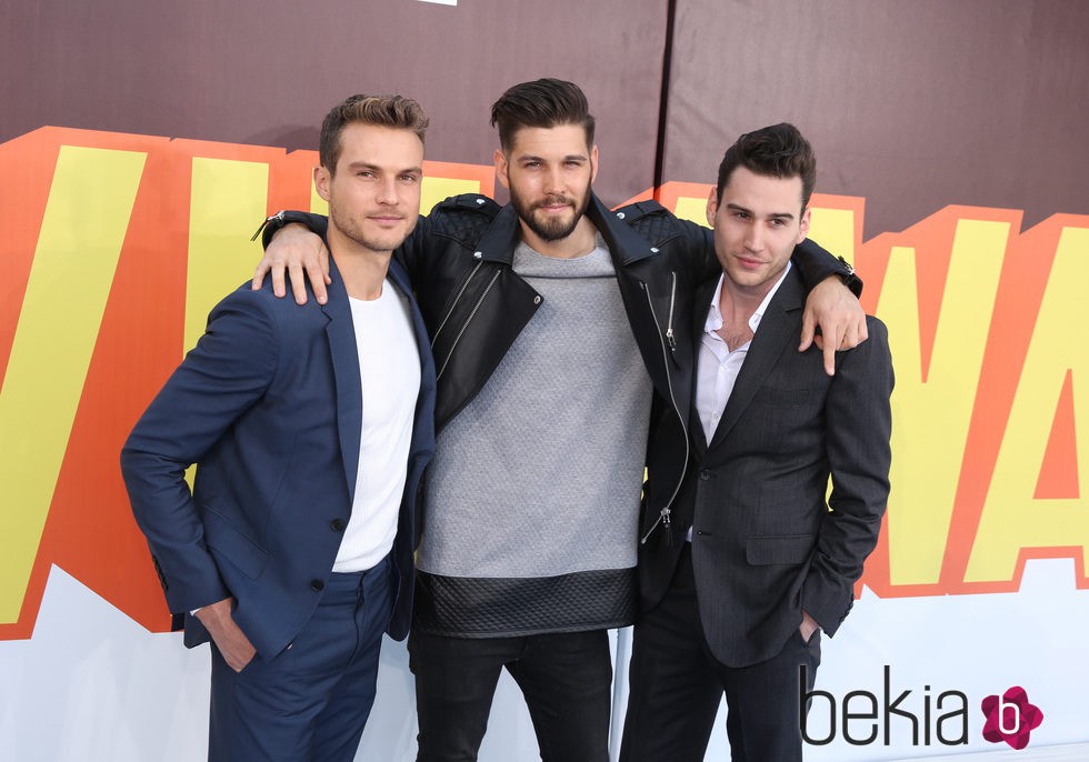 Ryan Cooper, Casey Jon Deidrick y John Garet Stoker en los MTV Movie Awards 2015