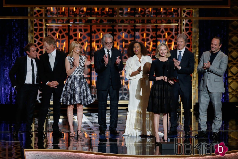 Reparto de actores de 'Ally McBeal' sobre el escenario de los 'TV Land Awards'