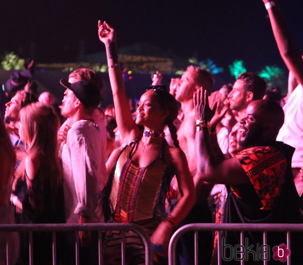 Rihanna en el concierto de Drake en el Festival de Coachella 2015