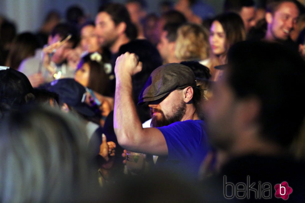 Leonardo DiCaprio bailando en el Festival de Coachella 2015