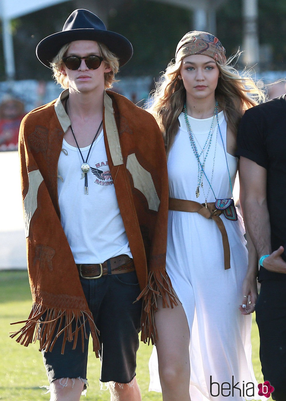 Cody Simpson y Gigi Hadid, juntos en el Festival de Coachella 2015
