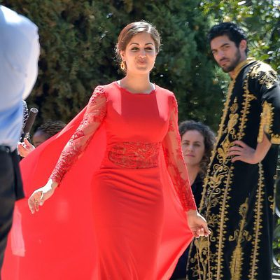 Hiba Abouk en el rodaje de 'El Príncipe' en Granada