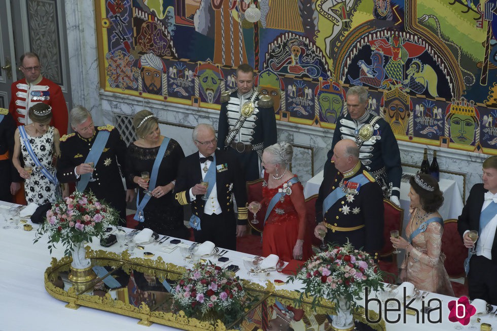 Margarita de Dinamarca se rodea de la realeza europea en su 75 cumpleaños