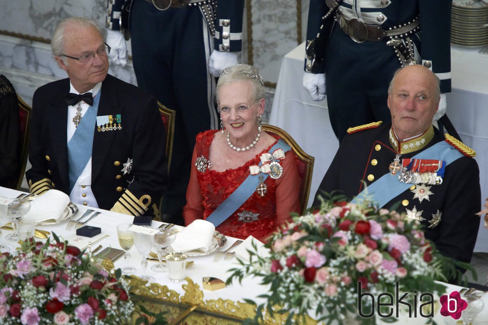 Margarita de Dinamarca en su 75 cumpleaños junto al Rey de Suecia y al de Noruega