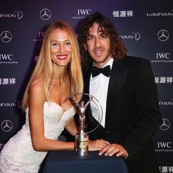 Carles Puyol y Vanesa Lorenzo en la entrega de los Premios Laureus del Deporte 2015