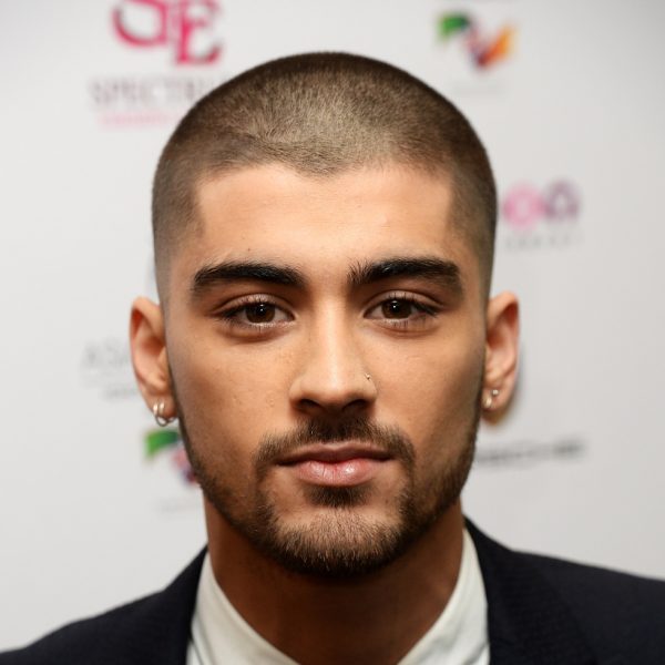 Zayn Malik Con La Cabeza Rapada En Los Asian Awards 2015 Zayn Malik La Ascendencia árabe Que 